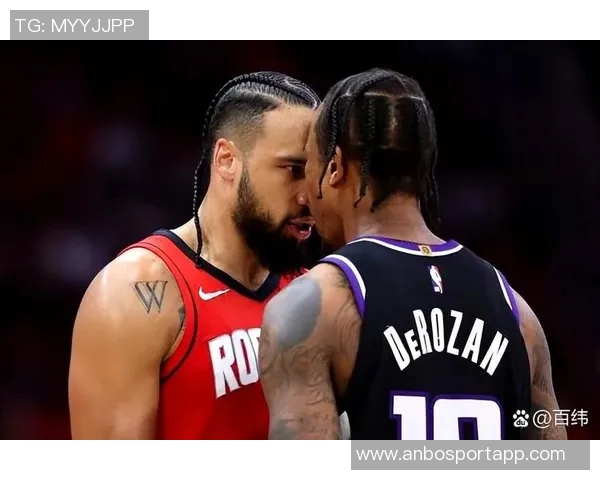 曾凡博回防失位被狄龙三分命中比赛局势瞬息万变 曾凡博回防失位被狄龙三分命中比赛局势瞬息万变