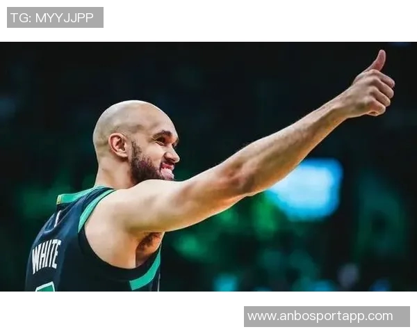 怀特全场表现出色16投7中贡献16分3板10助攻正负值高达22引领球队胜利