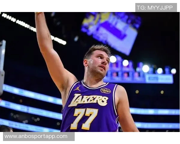 八村塁赛季首扣篮精彩瞬间回顾东契奇之前的勉强扣篮对比分析