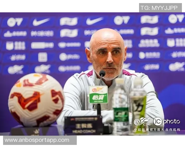 英媒报道海港主帅穆斯卡特告吹流浪者重新与丹尼罗尔谈判 英媒报道海港主帅穆斯卡特告吹流浪者重新与丹尼罗尔谈判