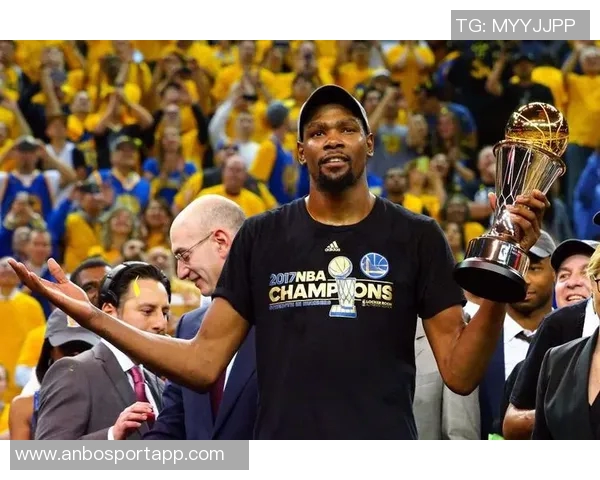 斯科特：詹姆斯杜兰特离队夺冠更欣赏库里坚守一城的精神